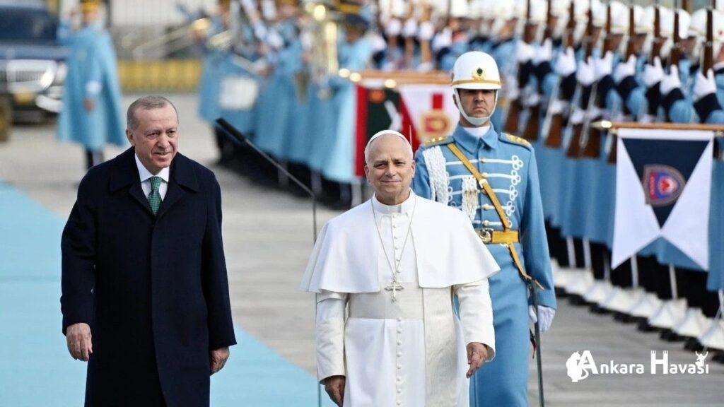 Cumhurbaşkanı Erdoğan, Papa 14. Leo’yu Cumhurbaşkanlığı Külliyesi’nde resmi törenle karşıladı